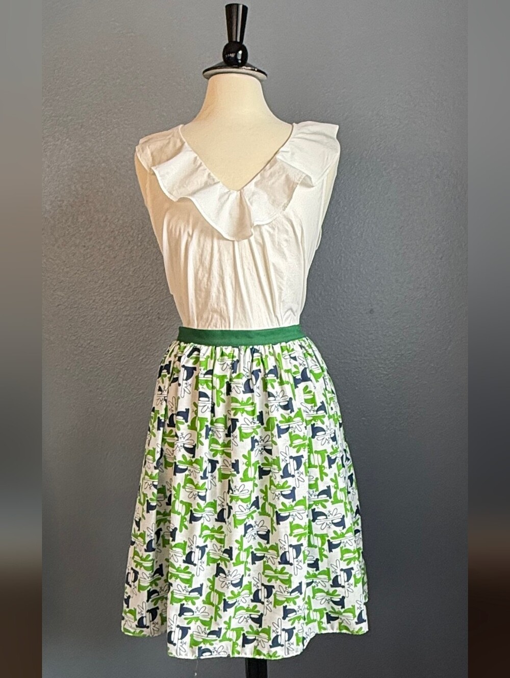Fox & Shrew Bunny Print Green & White Gathered Skirt Size 10